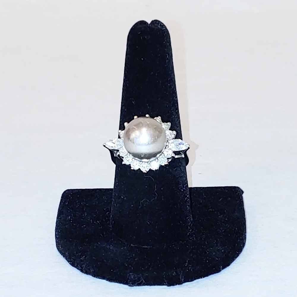 Faux Gray Pearl and cubic zirconia ring 8.5